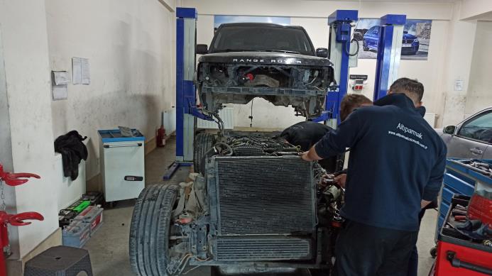 Altıparmak Otomotiv | Servis