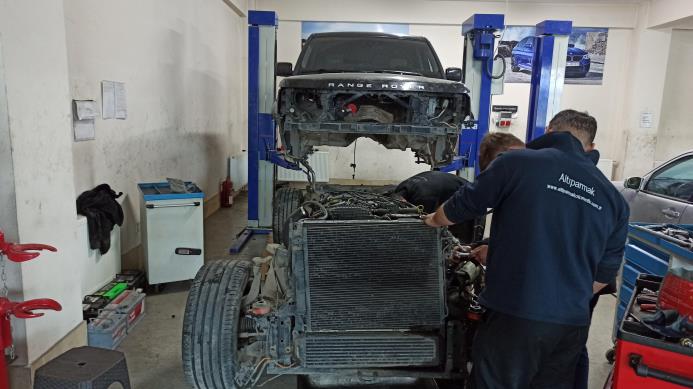 Altıparmak Otomotiv | Land Rover Servisi